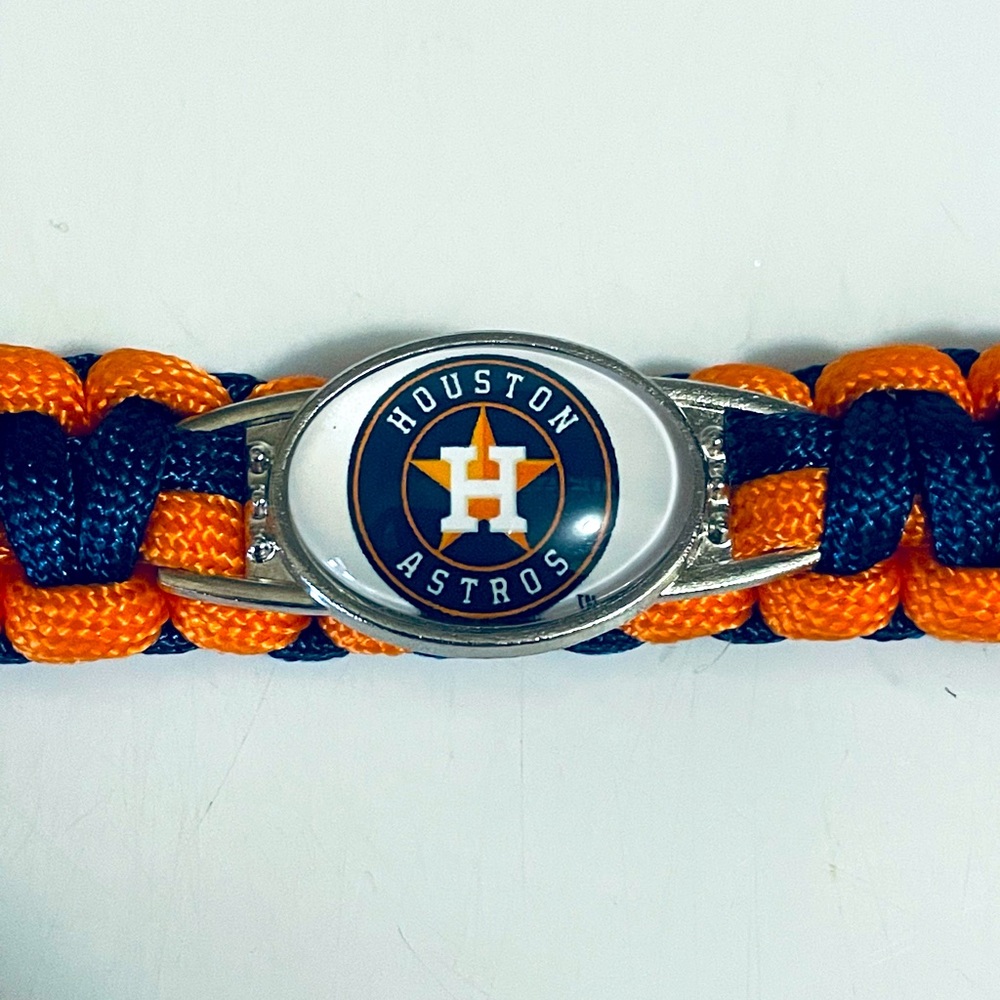 Houston Astro’s Paracord Bracelet